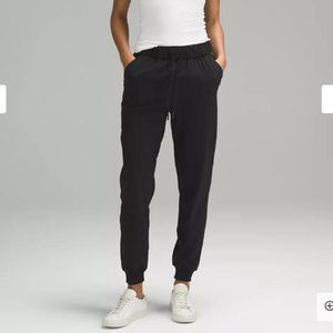 Lululemon Stretch High Rise Jogger Full Length in Black Size 4